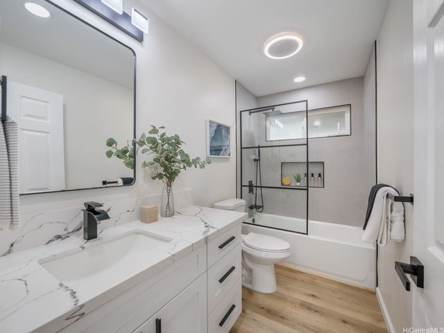 855 Kainoa Place, Honolulu, HI 96821