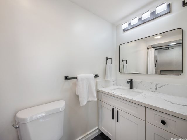 855 Kainoa Place, Honolulu, HI 96821