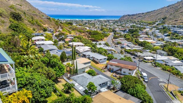 855 Kainoa Place, Honolulu, HI 96821