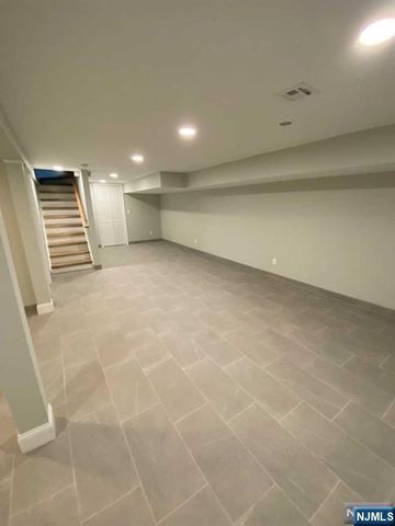 79 Ridgewood Avenue, Paramus, NJ 07652