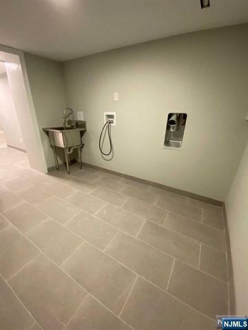 79 Ridgewood Avenue, Paramus, NJ 07652