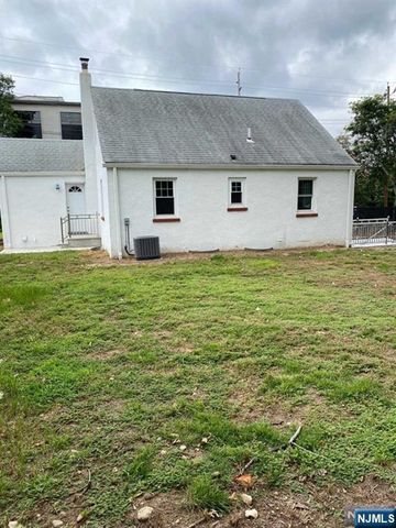 79 Ridgewood Avenue, Paramus, NJ 07652