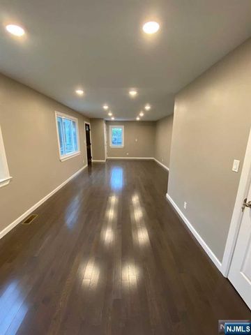 79 Ridgewood Avenue, Paramus, NJ 07652