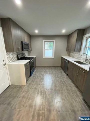 79 Ridgewood Avenue, Paramus, NJ 07652