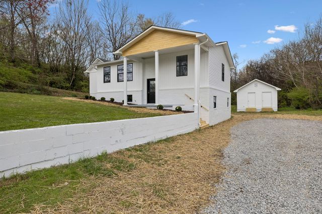 614 Shoemaker Street, Athens, TN 37303