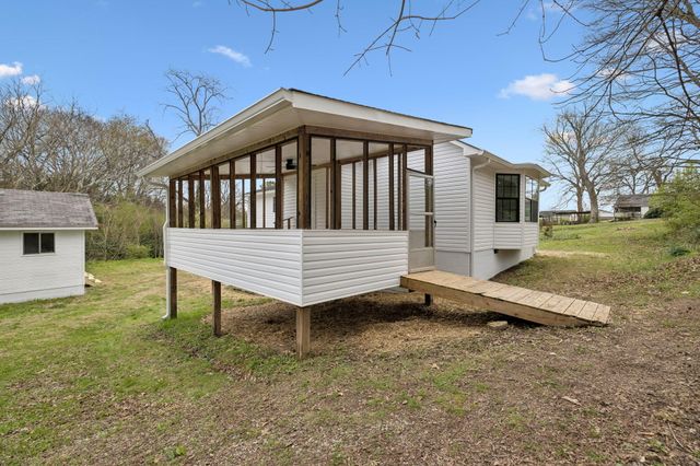 614 Shoemaker Street, Athens, TN 37303