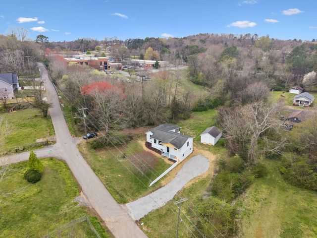 614 Shoemaker Street, Athens, TN 37303