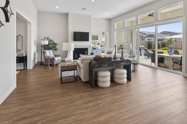 5017 Envy St, Roseville, CA 95747