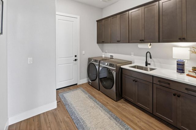 5017 Envy St, Roseville, CA 95747