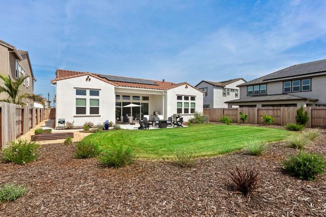 5017 Envy St, Roseville, CA 95747