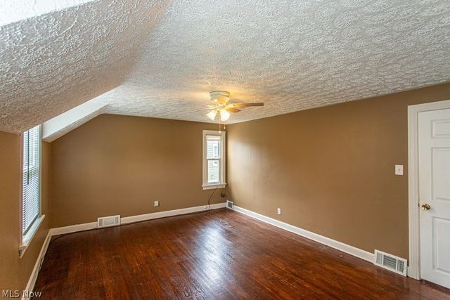 6714 Glendale Avenue, Youngstown, OH 44512