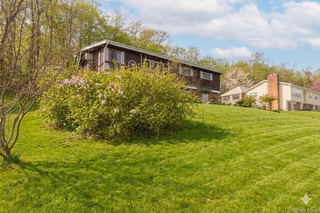 75 Tennyson Drive, Nanuet, NY 10954