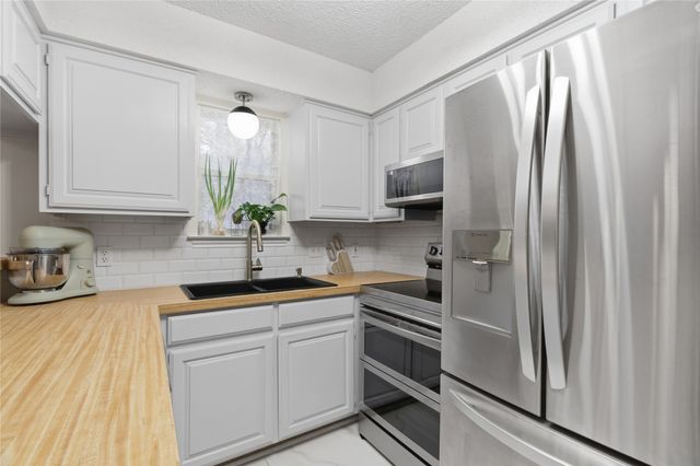 3002 Lynnwood Drive, Arlington, TX 76013