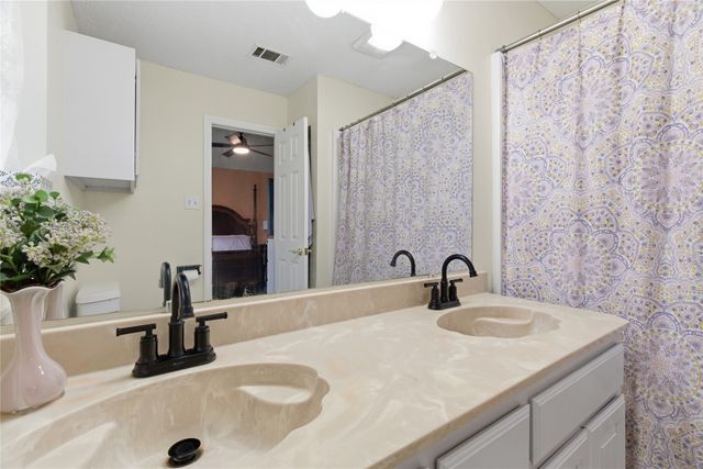 3002 Lynnwood Drive, Arlington, TX 76013