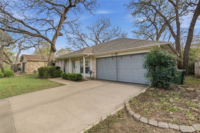 3002 Lynnwood Drive, Arlington, TX 76013