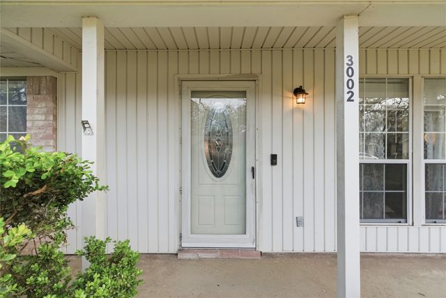 3002 Lynnwood Drive, Arlington, TX 76013