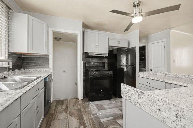 20290 Woodmont Street, Harper Woods City, MI 48225
