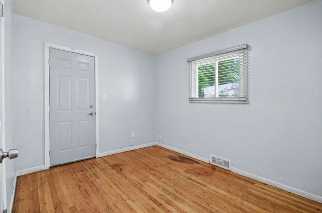 20290 Woodmont Street, Harper Woods City, MI 48225