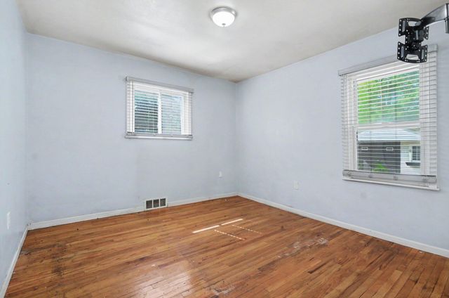 20290 Woodmont Street, Harper Woods City, MI 48225