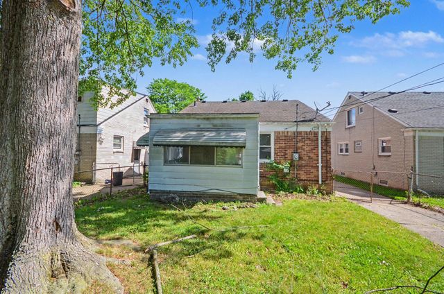 20290 Woodmont Street, Harper Woods City, MI 48225