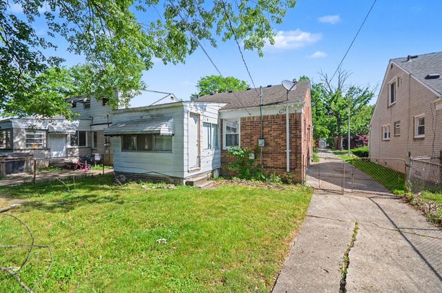 20290 Woodmont Street, Harper Woods City, MI 48225