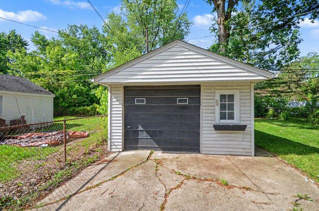 20290 Woodmont Street, Harper Woods City, MI 48225