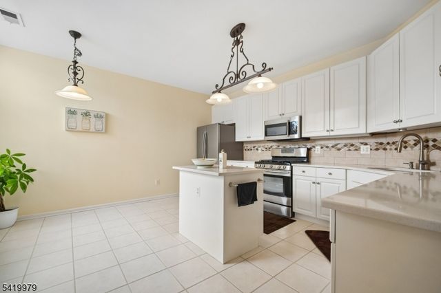 614 Turlington Ct, Livingston Twp., NJ 07039