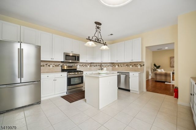 614 Turlington Ct, Livingston Twp., NJ 07039