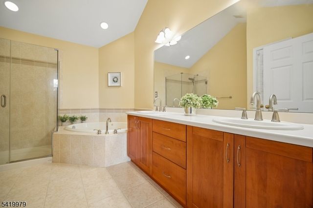 614 Turlington Ct, Livingston Twp., NJ 07039