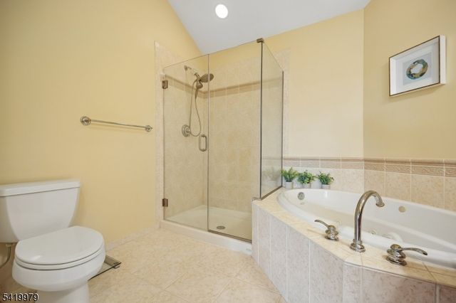 614 Turlington Ct, Livingston Twp., NJ 07039