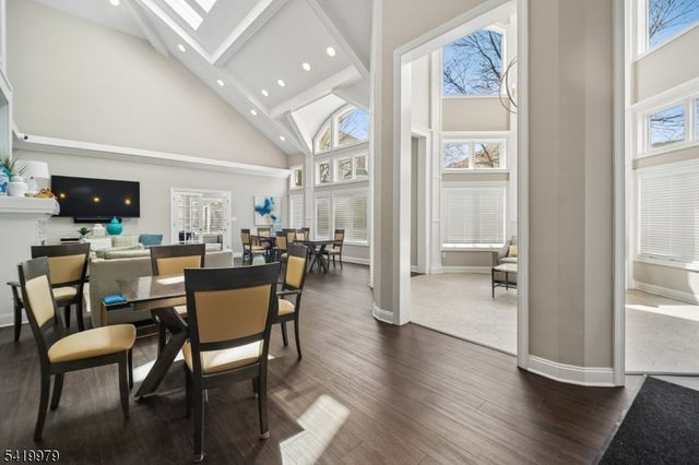 614 Turlington Ct, Livingston Twp., NJ 07039