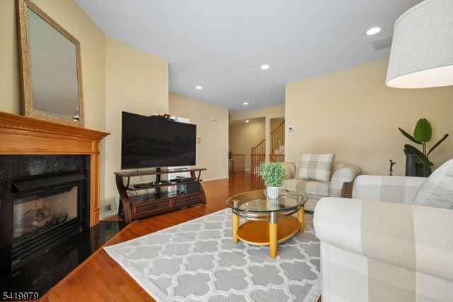 614 Turlington Ct, Livingston Twp., NJ 07039