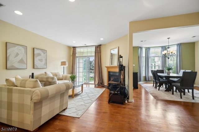 614 Turlington Ct, Livingston Twp., NJ 07039