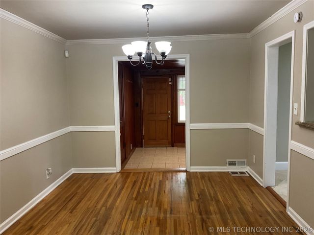 1644 S Knoxville Avenue, Tulsa, OK 74112