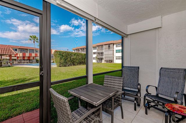 9410 N Hollybrook Lake Dr 11-109, Pembroke Pines, FL 33025