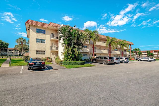 9410 N Hollybrook Lake Dr 11-109, Pembroke Pines, FL 33025