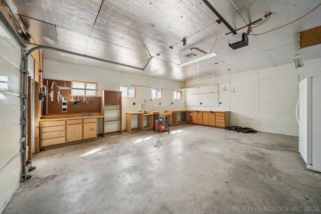 1121 W 9th Street, Okmulgee, OK 74447