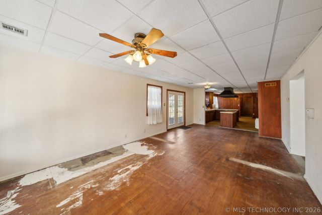 1121 W 9th Street, Okmulgee, OK 74447