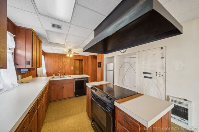 1121 W 9th Street, Okmulgee, OK 74447