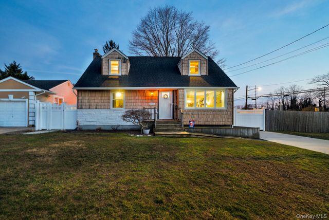 3768 Mansfield Drive, Seaford, NY 11783