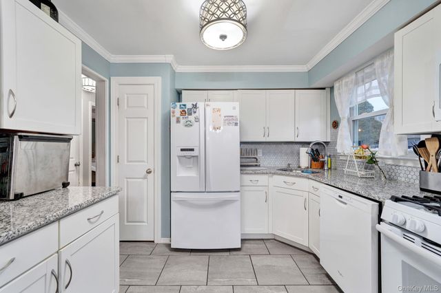 3768 Mansfield Drive, Seaford, NY 11783