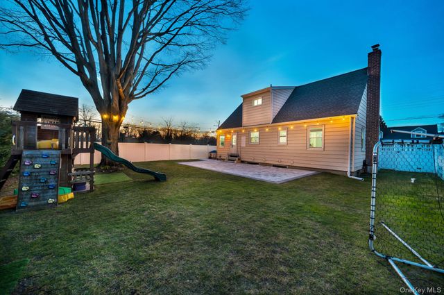 3768 Mansfield Drive, Seaford, NY 11783