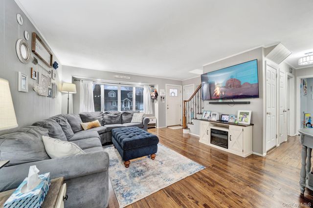 3768 Mansfield Drive, Seaford, NY 11783