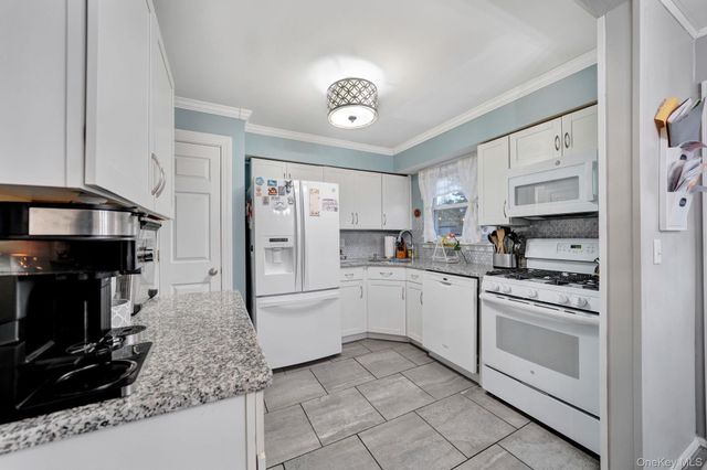 3768 Mansfield Drive, Seaford, NY 11783