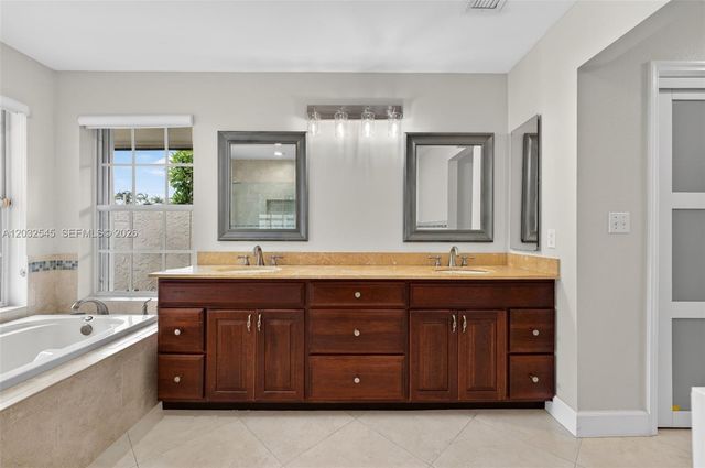 8224 SW 178th Terrace, Palmetto Bay, FL 33157