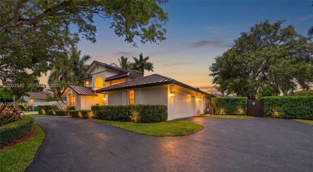 8224 SW 178th Terrace, Palmetto Bay, FL 33157