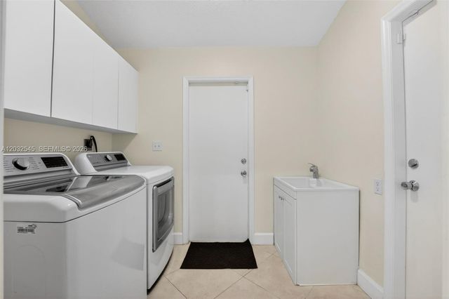 8224 SW 178th Terrace, Palmetto Bay, FL 33157