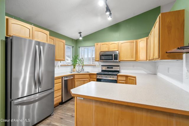 2325 N Mackenzie Dr, Post Falls, ID 83854