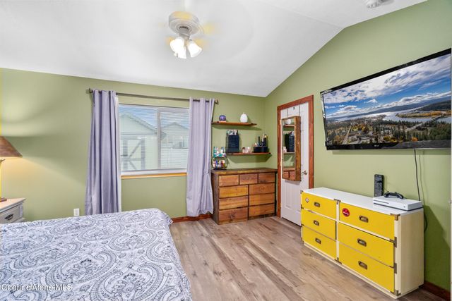 2325 N Mackenzie Dr, Post Falls, ID 83854