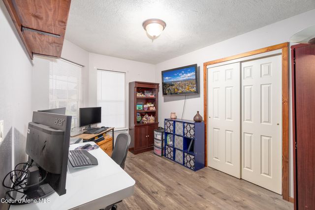 2325 N Mackenzie Dr, Post Falls, ID 83854